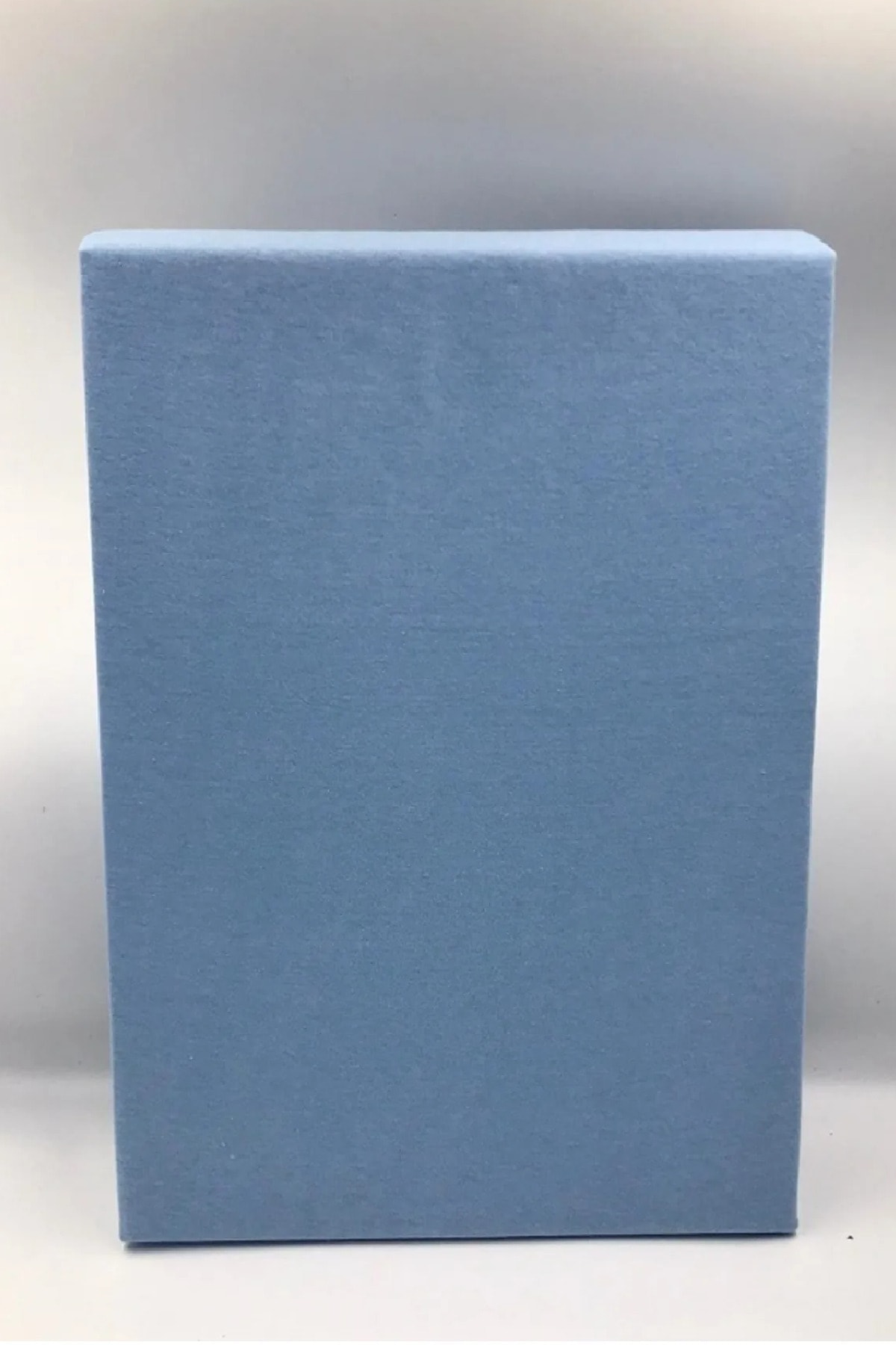 Altın%20Karma%20Çift%20Kişilik%20İnce%20Penye%20Lastikli%20Çarşaf%20150x200%20Cm%202%20Adet%20Yastık%20Kılıflı
