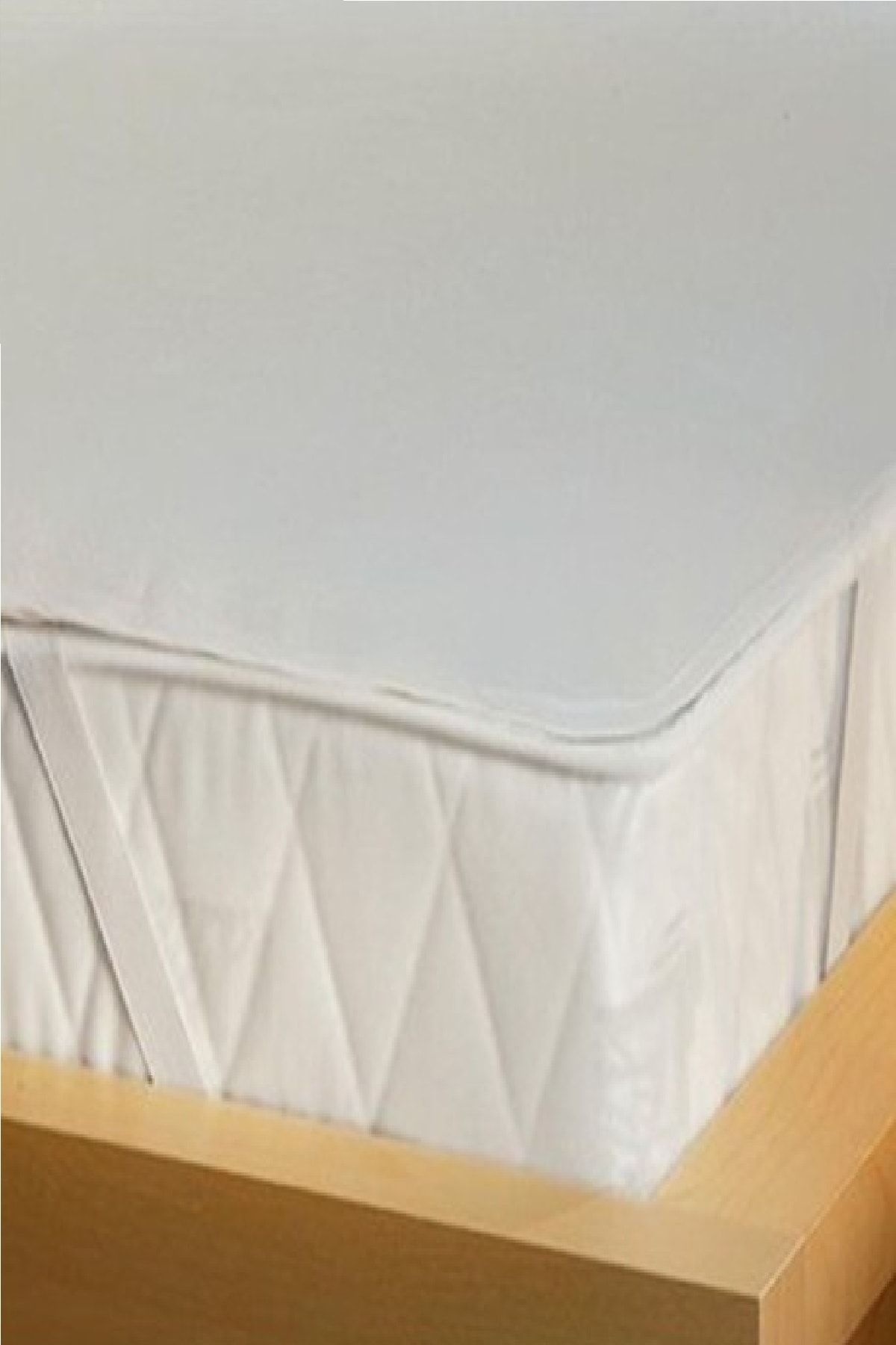 Bebesi%2070x120%20cm%20Yatak%20Koruyucu%20Alez%20Micro%20Kumaş%20Köşe%20Lastikli%20Sıvı%20Geçirmez