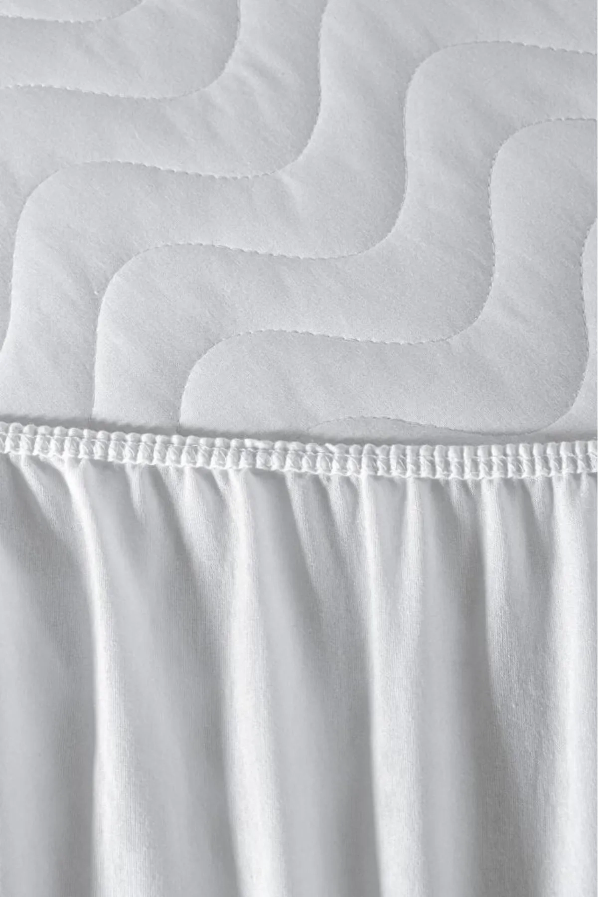 Evony%20Fitted%20Kapitoneli%20160x200%20Cm%20Çift%20Kişilik%20Yatak%20Koruyucu%20Çarşaf