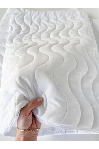 Altın%20Karma%20Yatak%20Koruyucu%20Kapitoneli%20150x200%20Cm%20Çift%20Kişilik%20Çarşaf%20Köşe%20Lastikli